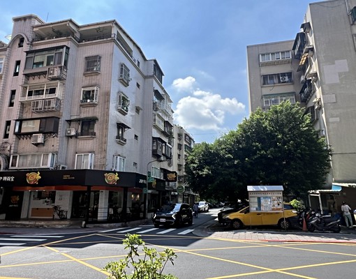 近內科裝潢新穎1房1廳傢俱家電全可租補等您入住 - Image 8