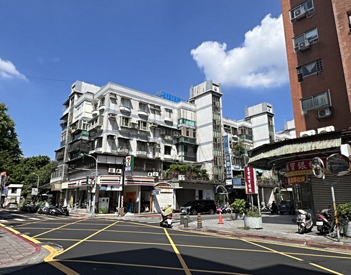 近內科裝潢新穎1房1廳傢俱家電全可租補等您入住 - Image 9