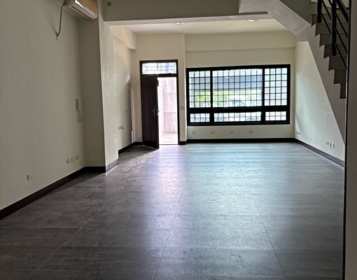 新司法園區全新車庫電梯別墅 - Image 3