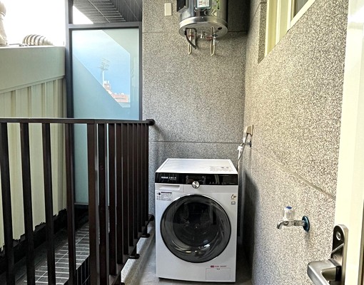 近棒球場/遠百有陽台/衛浴對外窗獨立套房 - Image 7