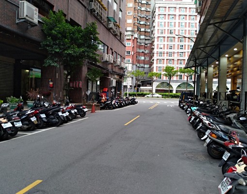 集美商圈成功路高樓層套房 - Image 8