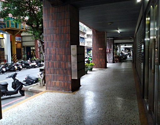 集美商圈成功路高樓層套房 - Image 10