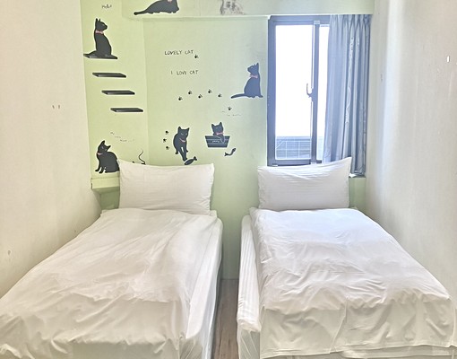 捷運西門站2分鐘,食衣住行生活機能優,雅房有窗 - Image 1