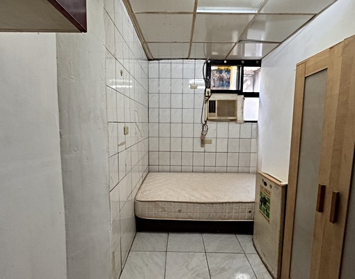 ⭐️板橋江子翠捷運🏢低價出租🏠近市場鬧區⭐️ - Image 1