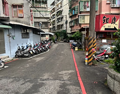 興南路二段車位(租) - Image 4