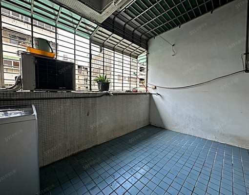 老井燒肉向上市場旁/公寓爬梯2樓三房/可租補可入戶/一層二戶 - Image 13
