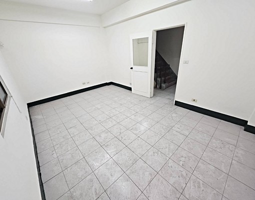 靠近麥當勞正陽明路上透天店面(B1-5F) - Image 9