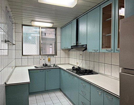 仁愛路三段雙面採光四房Sharehouse中雅房x1 - Image 5
