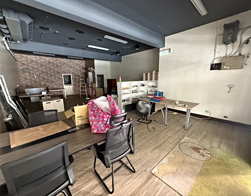 新豐街店面,開放空間門口方便停車 - Image 2