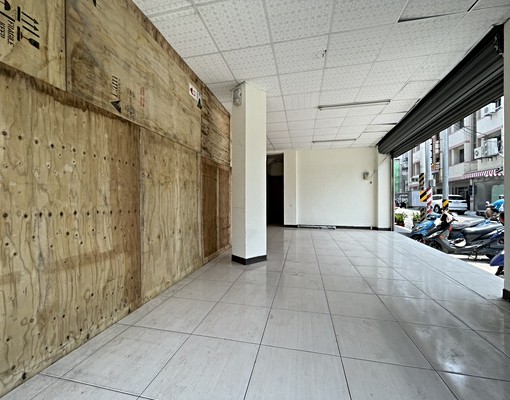 新市超值三角窗工作室店面 - Image 5