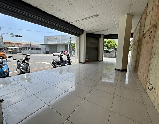 新市超值三角窗工作室店面 - Image 8