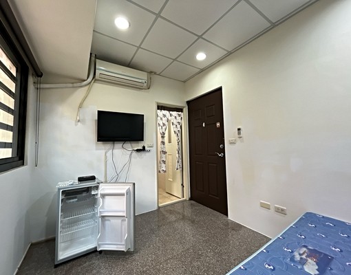 上安路靜巷電梯套房含水網路第四台電6元含公電限女生多間可選! - Image 4