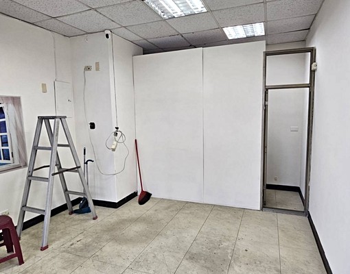 *七堵精巧大馬路邊一樓店面*洽許姐0911-968086 - Image 4