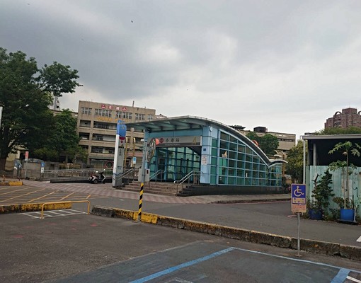 小港捷運站出口/騎樓式透天/工作室、公司據點/翔昀雅舍代管 - Image 12