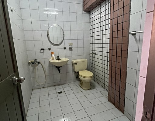 【嘉義西區國城二街】交通便利x生活機能滿分x鬧中取靜 - Image 5