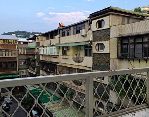 士林~鄰近劍潭捷運~福港街美雅房 - Image 3