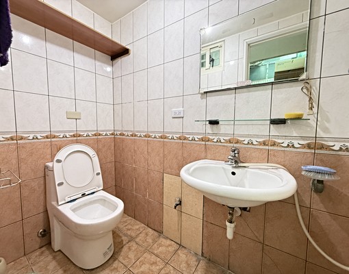 埔頂公園旁溫馨美墅~大五房.使用空間大 - Image 8