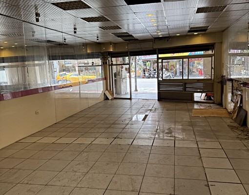 🔥正義北商圈🔥適合特賣會店面/短租快閃店面 - Image 1