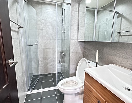 星鴻社宅可租補/拎包即可入住三房車 - Image 8