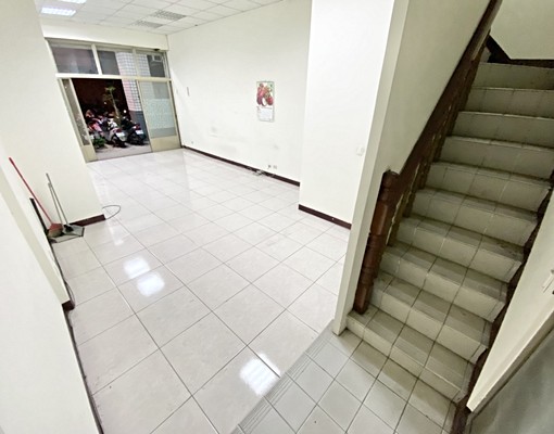 秒殺樓店🍎店住合一🌟兩房雙衛浴🌈台電管理員✅可租捕營登 - Image 1
