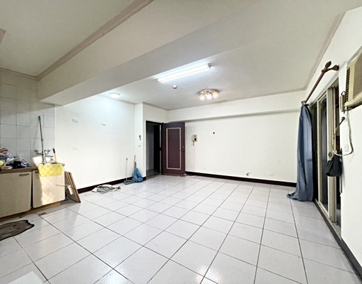 藝文特區🌳室內使用12坪~寬敞大套房🥰採買好方便 - Image 2
