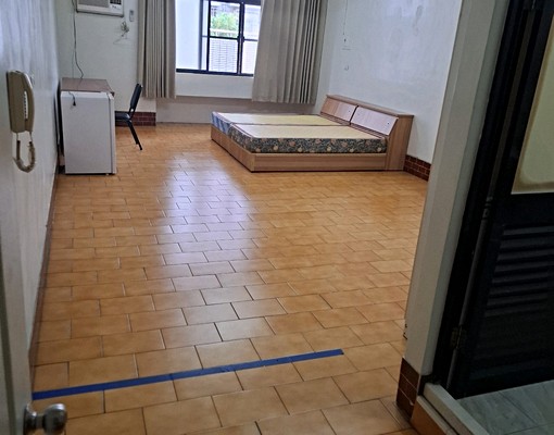 獨門戶套房12坪7500元整近漢民國小捷運站 - Image 1