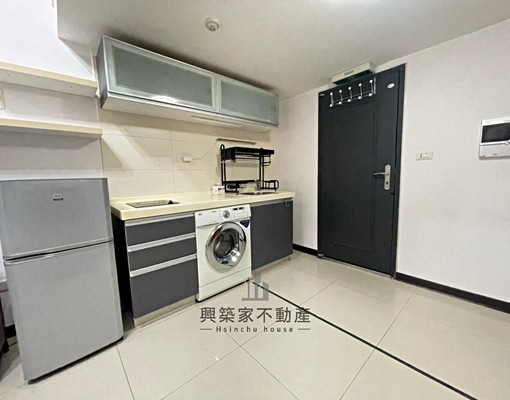A走路至高鐵。經典樓中樓2房。附小陽台。 - Image 2
