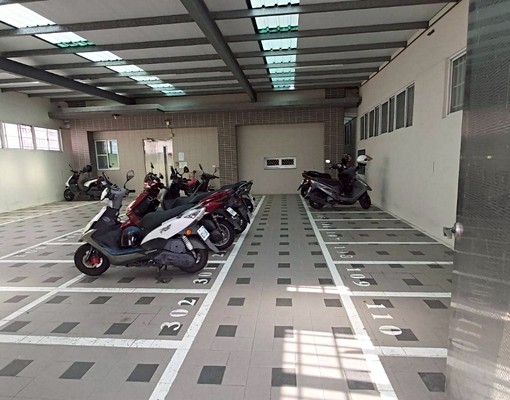 ***善化套房出租6800元/月~適合公司行號承租*** - Image 8