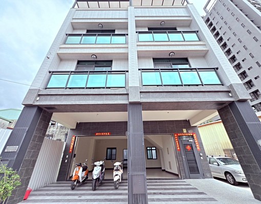 豐原家樂福旁🌭可營登可租補🌭透天店住 - Image 1