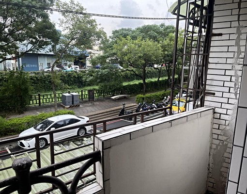 蘆洲永安南路二段第一排河畔,生活機能健全黃金公寓出租 - Image 14