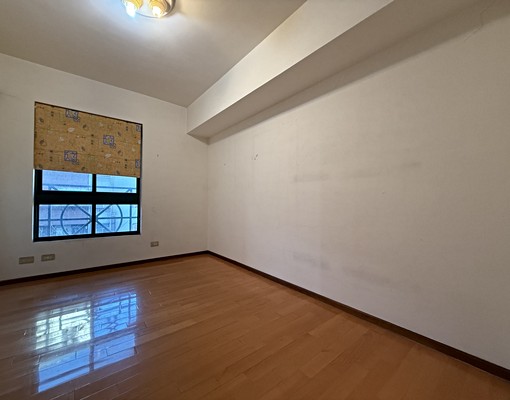 臻璽名宅-區公所旁巴洛克式建築,四房二廳二衛三陽台,平面車位 - Image 6