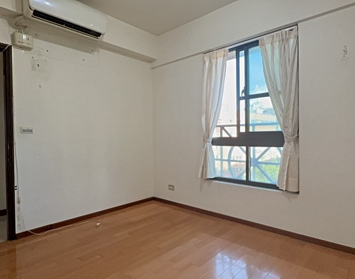 臻璽名宅-區公所旁巴洛克式建築,四房二廳二衛三陽台,平面車位 - Image 9