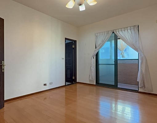 臻璽名宅-區公所旁巴洛克式建築,四房二廳二衛三陽台,平面車位 - Image 10