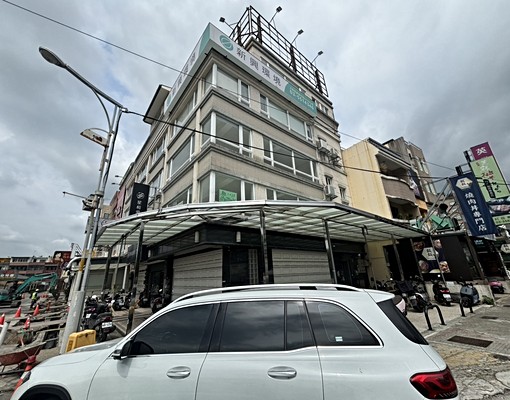 超高曝光🌟三角窗十米寬店面|門口可停車 - Image 2