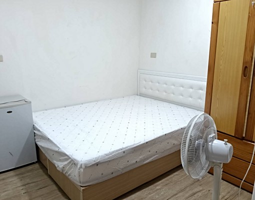免仲費文化南路4樓402套電梯套8坪7仟8 - Image 1