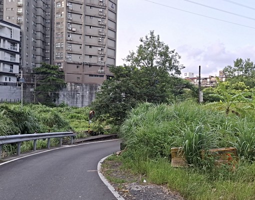 都市計畫內農地454坪