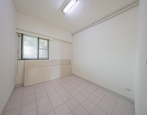 亞灣正勤面中華路採光大三房 - Image 3
