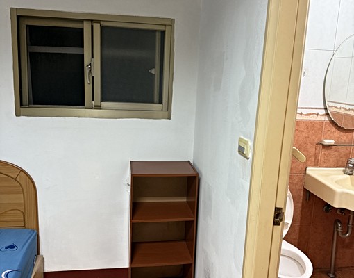 熱門!三重-3分鐘到台北車站西門町有對外窗仲介包租代管勿擾 - Image 5