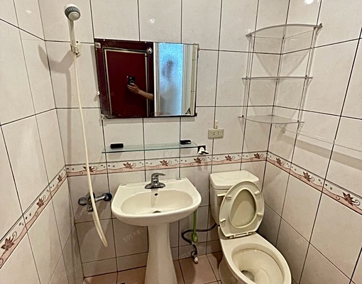 近南港站小資族溫馨採光佳獨立套房可代收垃圾台水台電 - Image 12