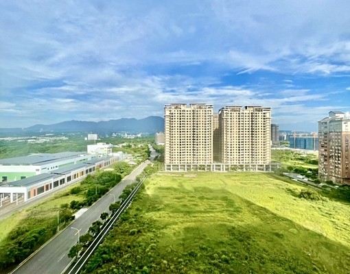 🍎海景。山景美麗三房~可租補、含平車、含管理費ㄚ寶寶!! - Image 3