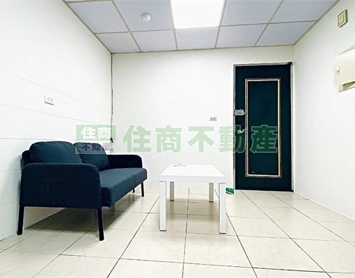 淡水人蛋黃區電梯生活小築♈ - Image 1