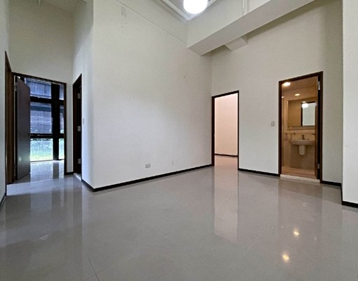 👍丰悅夏宮獨立庭院出入挑高四房靜巷住宅👍 - Image 12