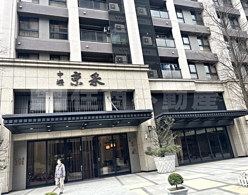 社會住宅/可租補/免服務費/三重電梯宅/可租車位 - Image 1