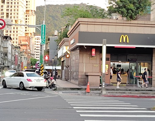 忠孝東路永春捷運※方正大三房/可租補/設籍 - Image 14