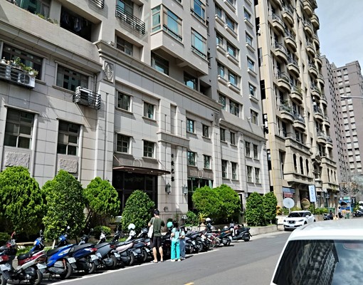 竹北大遠百商圈,大四房大空間,三房價! - Image 8