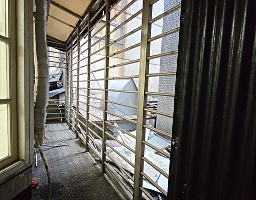 忠孝敦化7號出口步行2分鐘二樓邊間採光住家辦公大空間 - Image 11