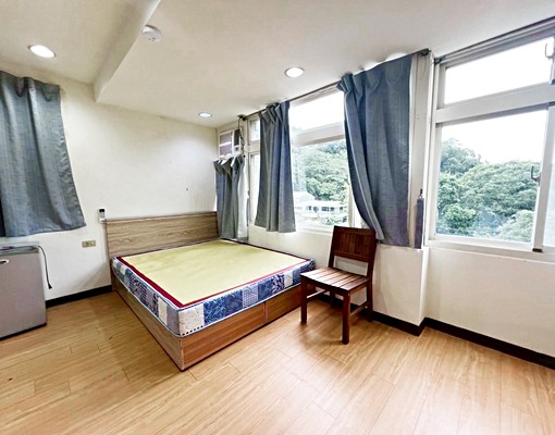 五股黃昏商圈【超值租案】大面採光★衛浴有窗★小資首選 - Image 5