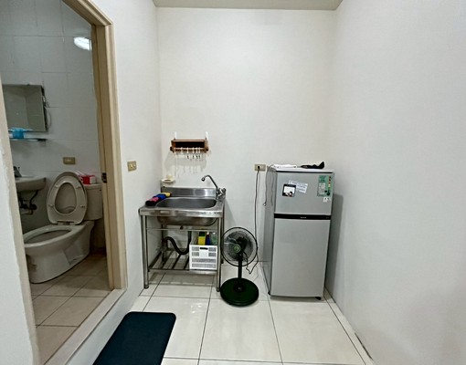 南京三民❣️陽台曬衣空間大台水電獨洗曬家具齊全對外窗採光通風 - Image 8