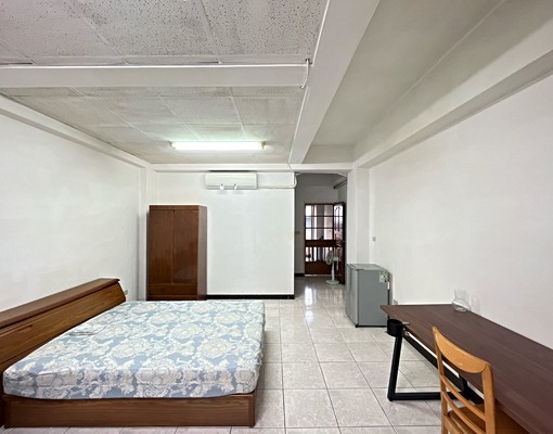 黎明路電梯套房含水網路第四台水200電5/夏季6元多間可選 - Image 5