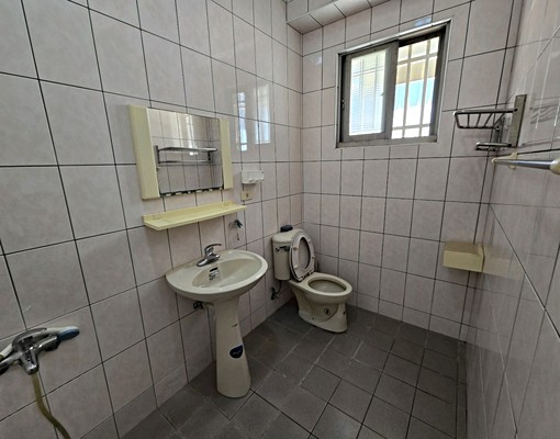 西屯永安國小超大套房家具電全（出租） - Image 12